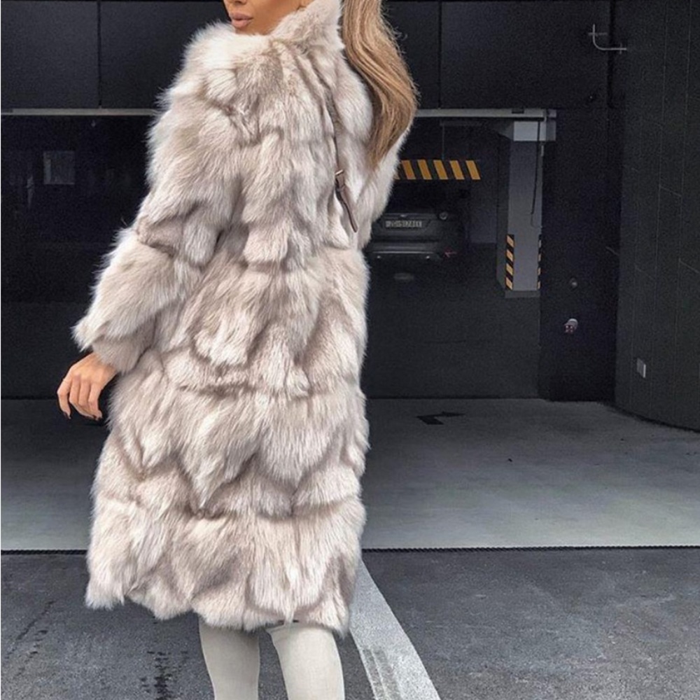 Aria mode long fox fur coat